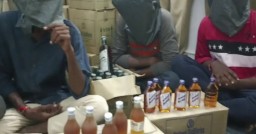 Andhra: Four arrested for smuggling liquor from Goa